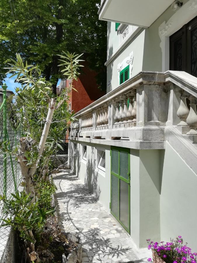 גוריציה Agli Oleandri Appartamento In Villa Con Con Parcheggio מראה חיצוני תמונה