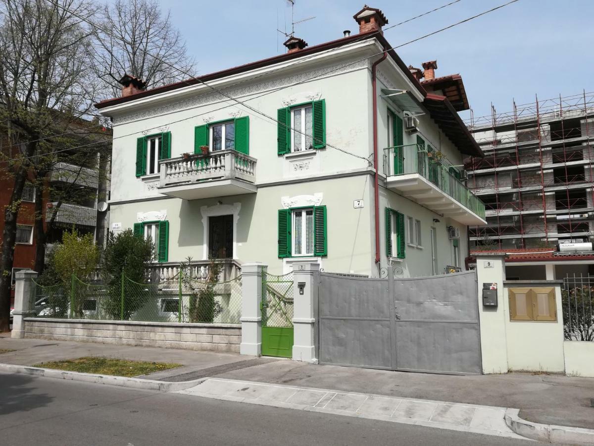 גוריציה Agli Oleandri Appartamento In Villa Con Con Parcheggio מראה חיצוני תמונה